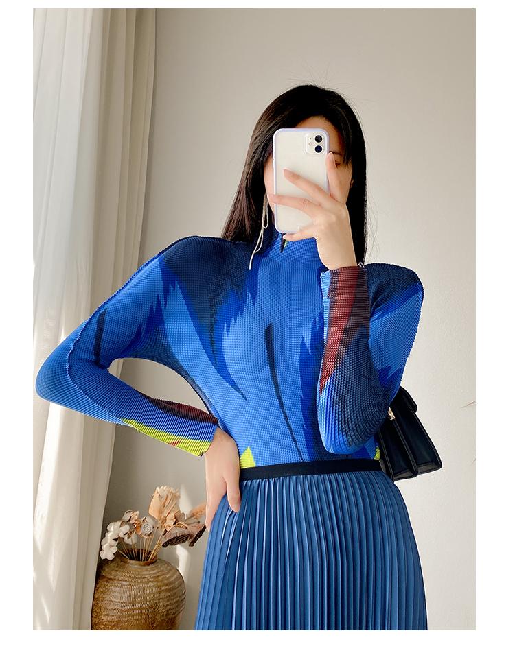 

Women's T-Shirt IN STOCK Miyake Fold Long Sleeve Stand Collar Print Tofu Pleats Slim SELLING, Blue