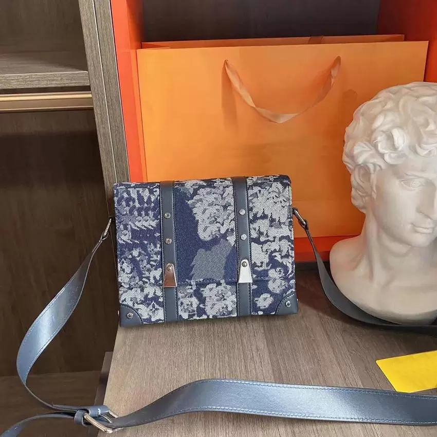 

2021 Luxury Designer High Quality Fashion shoulder bag, Blue flower