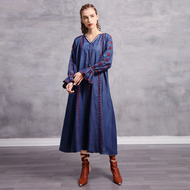 

Johnature Women Embroidery Floral Dresses Denim Flare Sleeve V-Neck Vintage Clothes Autumn Loose Female Casual Dresses 210521, Denim blue