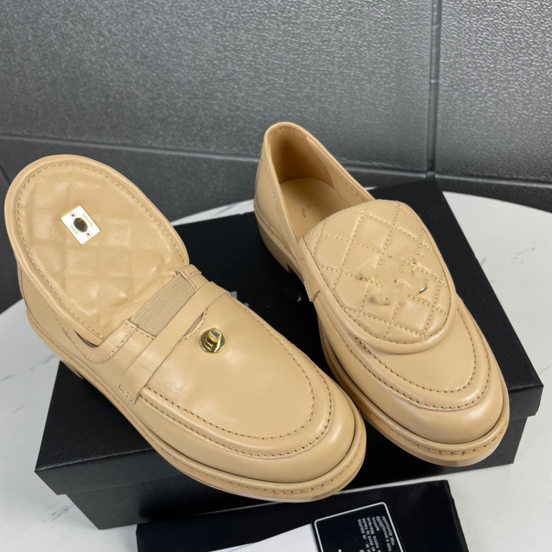 

2022 early spring leather rhombus ladies small slippers low-heel set foot loafers women's one-step metal buckle mid-heel shoes, Black