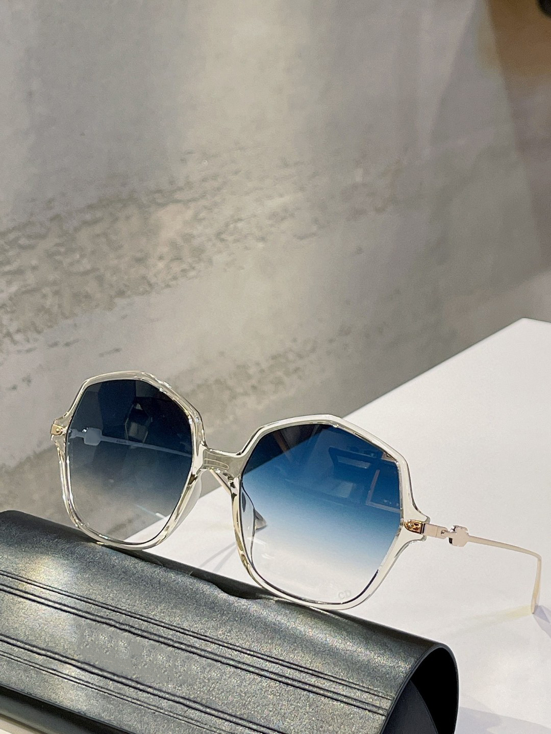 

Diao LINK2 Top Original high quality Designer Sunglasses for men famous fashionable uv400 Classic retro luxury brand eyeglass fashion design women catwalk glasses
