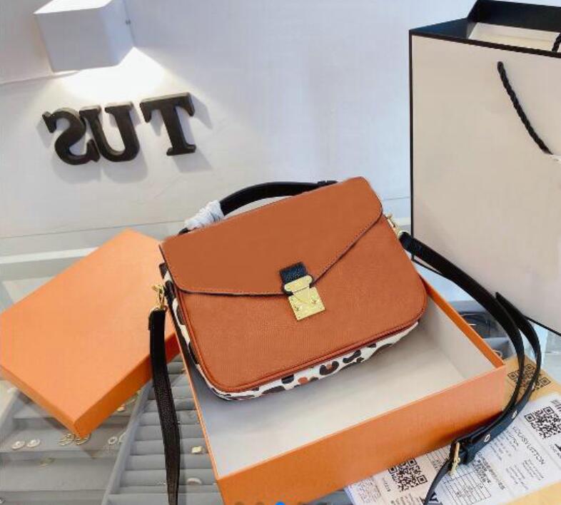 

2022 high quality 100% leather women's designer embossing message Leopard Meti handbag Metis shoulder bags crossbody Retro bags, Black