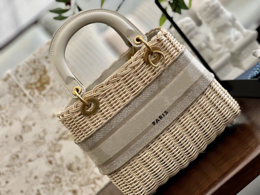 

Fashion Embroidery string Straw woven bag shopping Handbag vegetable basket Summer versatile drawstring with shoulder bow and silk edge Beach Bags Original box, Cream