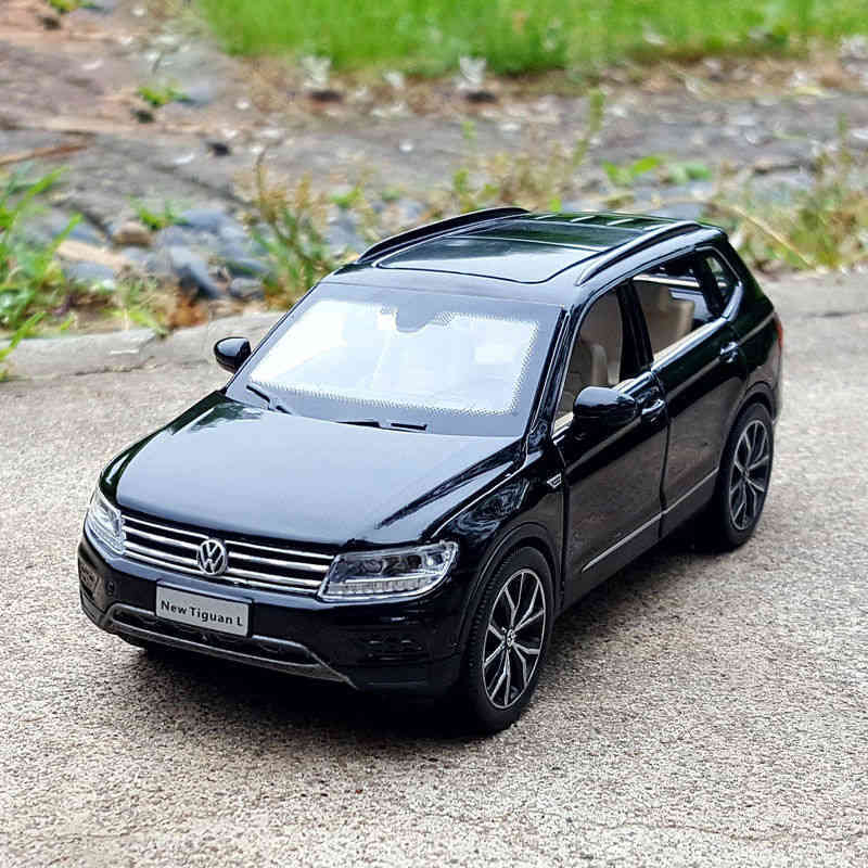 

Volkswagen car model Tiguan SUV die cast metal alloy, children's detachable acousto-optic toy car, scale 1:32