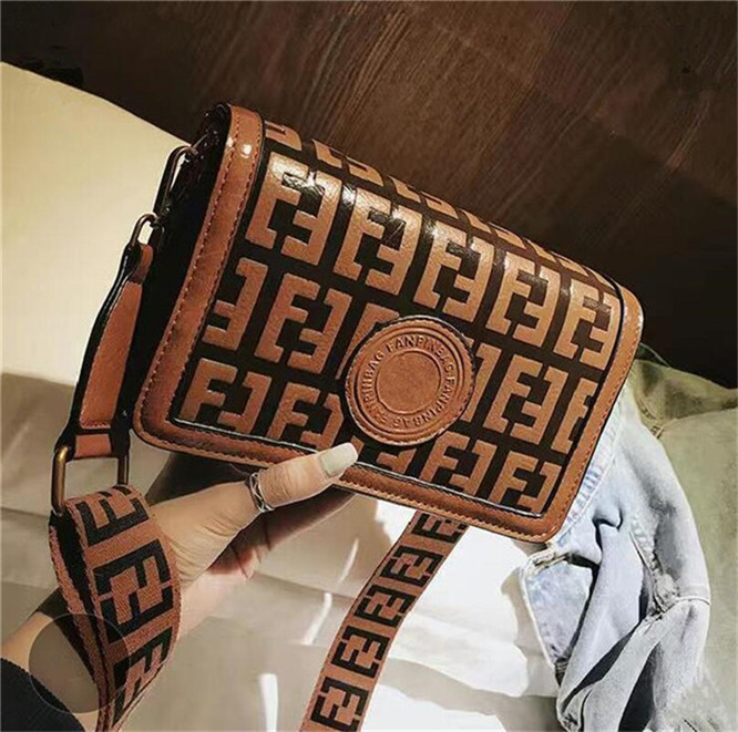 

Medieval Bag Baguette Fashion Leisure Small Square Tote for Women Handbag