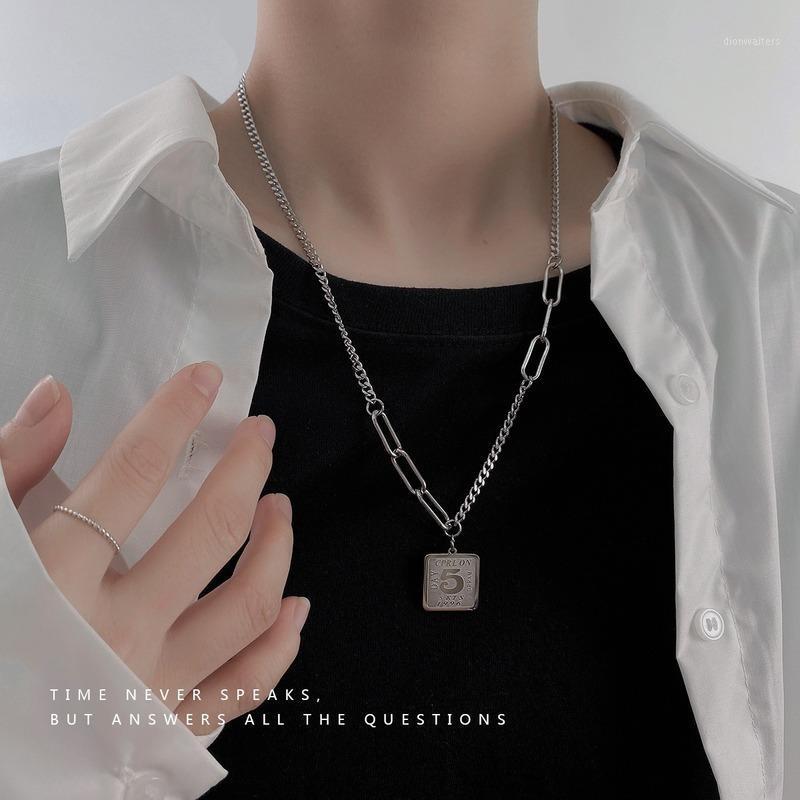

Chains Figure 5 Women Necklaces Square Card Necklace Lady High Quality Pendant Clavicle Chain Hip Hop Party Silver Color Alloy Brincos