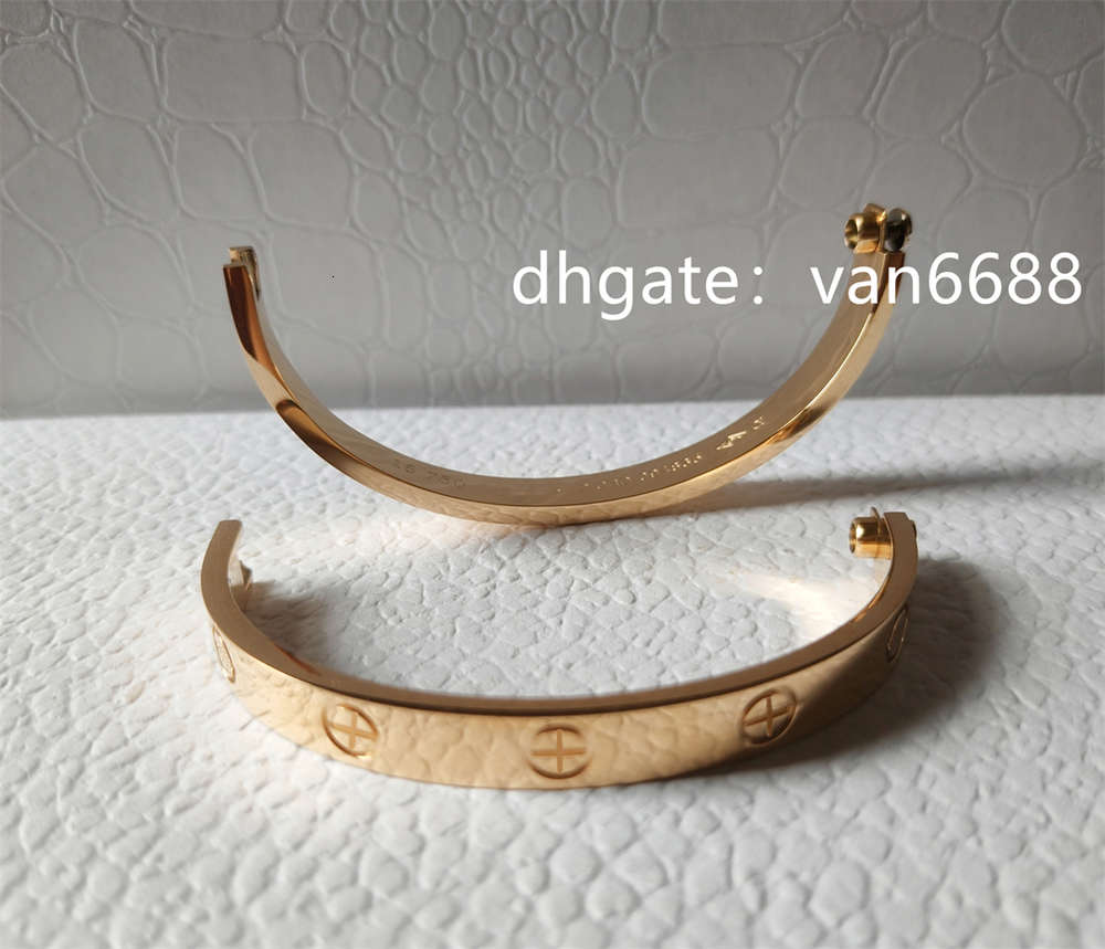 

bracelet Ladies Love rings Pendant Necklaces Screw carti Bracelet Van Party Wedding Couple Gift Fashion Luxury Cleef Designer