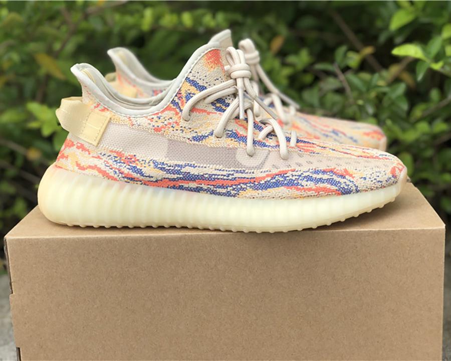 

2021 Wholesale Kanye V2 Mens Womens Running Shoes MX Oat Fashion Sports Sneakers 36-45