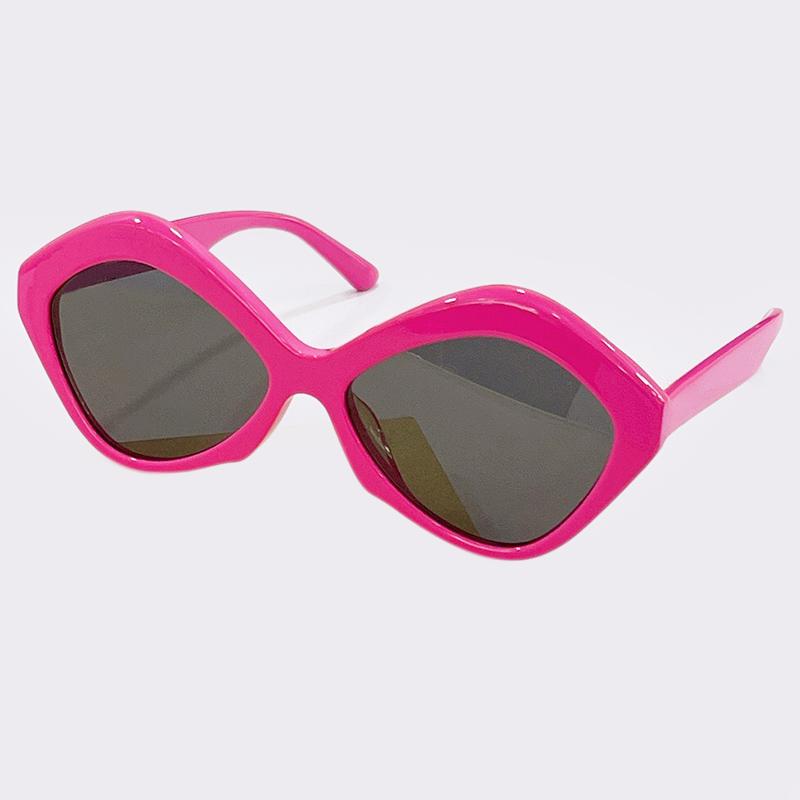 

Sunglasses Female's Colorful Personalized Fashion Cat Eye Oversized Glasses UV400 Versatile Retro Outdoor Men Eyewear