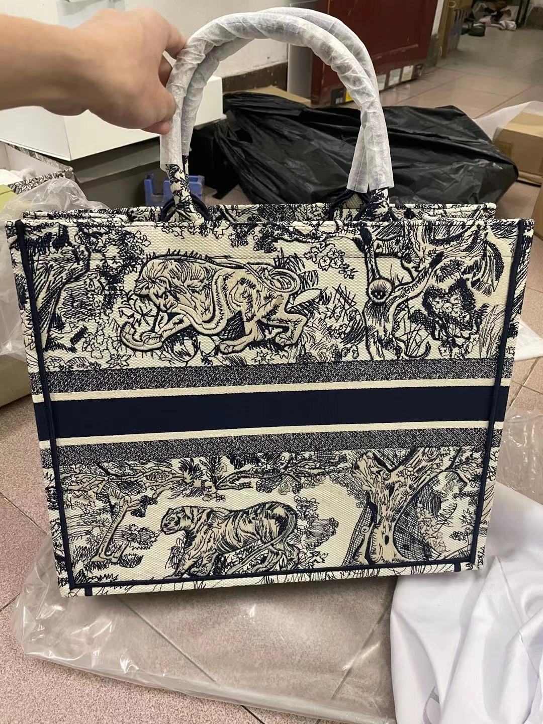 

Support personalized name large volume handbag Parisian designer shopping bag fashion vintage ethnic style canvas handembroidered pattern