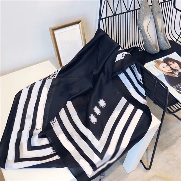 

Summer Women's Scarves Classic checked print scarf Shawl Soft scarf 190*80cm