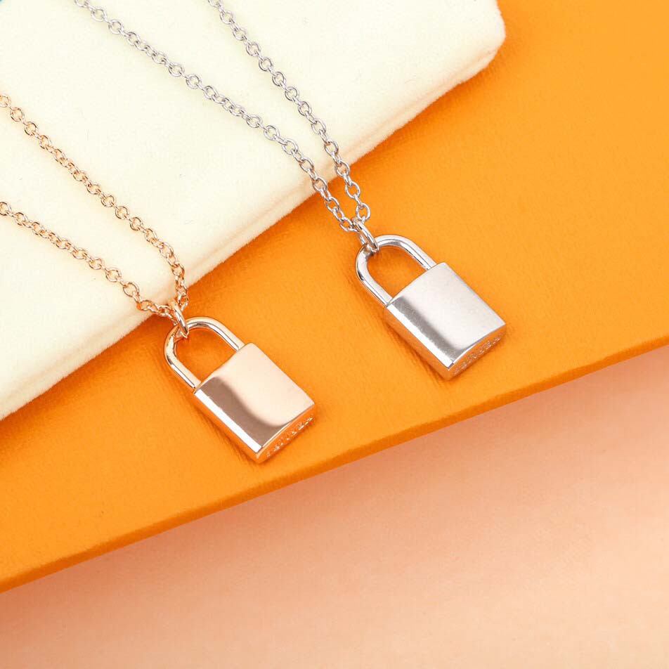 

2021 Top quality pendant necklace with white diamond for women wedding jewelry gift in two colors plated have box PS4706