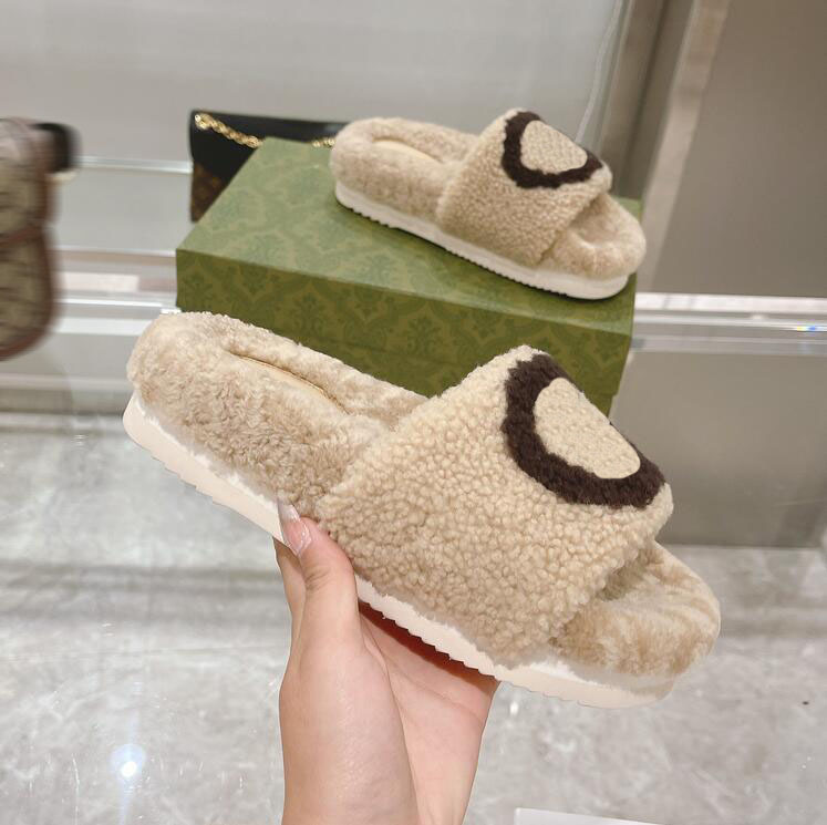 

Thick-soled lamb's wool slippers ladies fashion casual winter slippers new design plush Flip Flops outdoor slippers, Beige