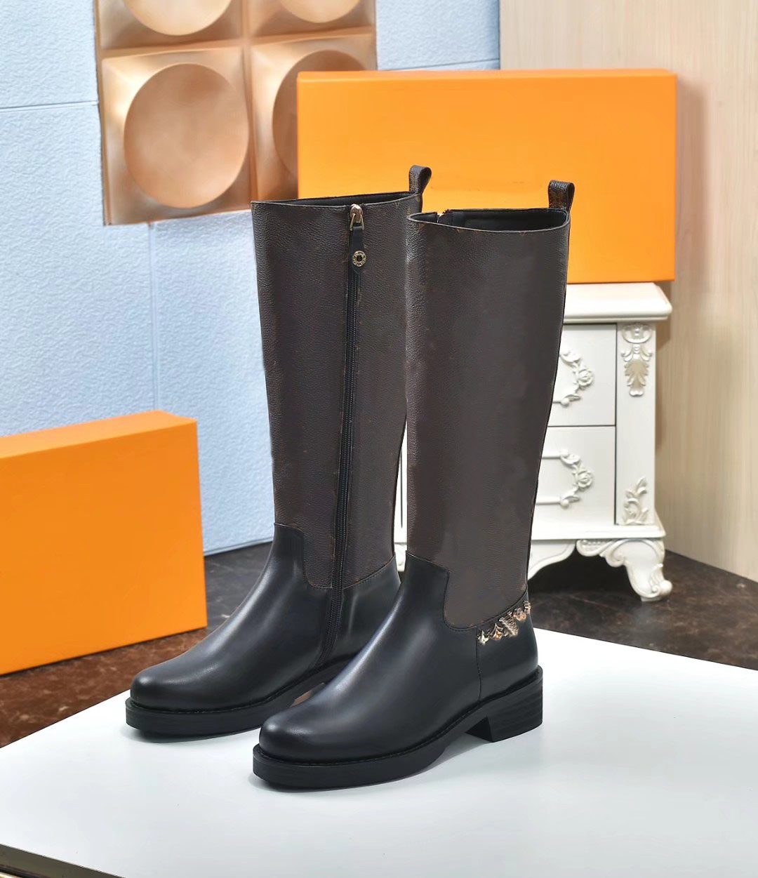 

2021 Luxury Designer Boots Game On Silhouette Ankle Boot Hight-Heel Shoes Playing-card Motifs Fashion Classic Top Quality Italy Leather Craft Insole, Color 6