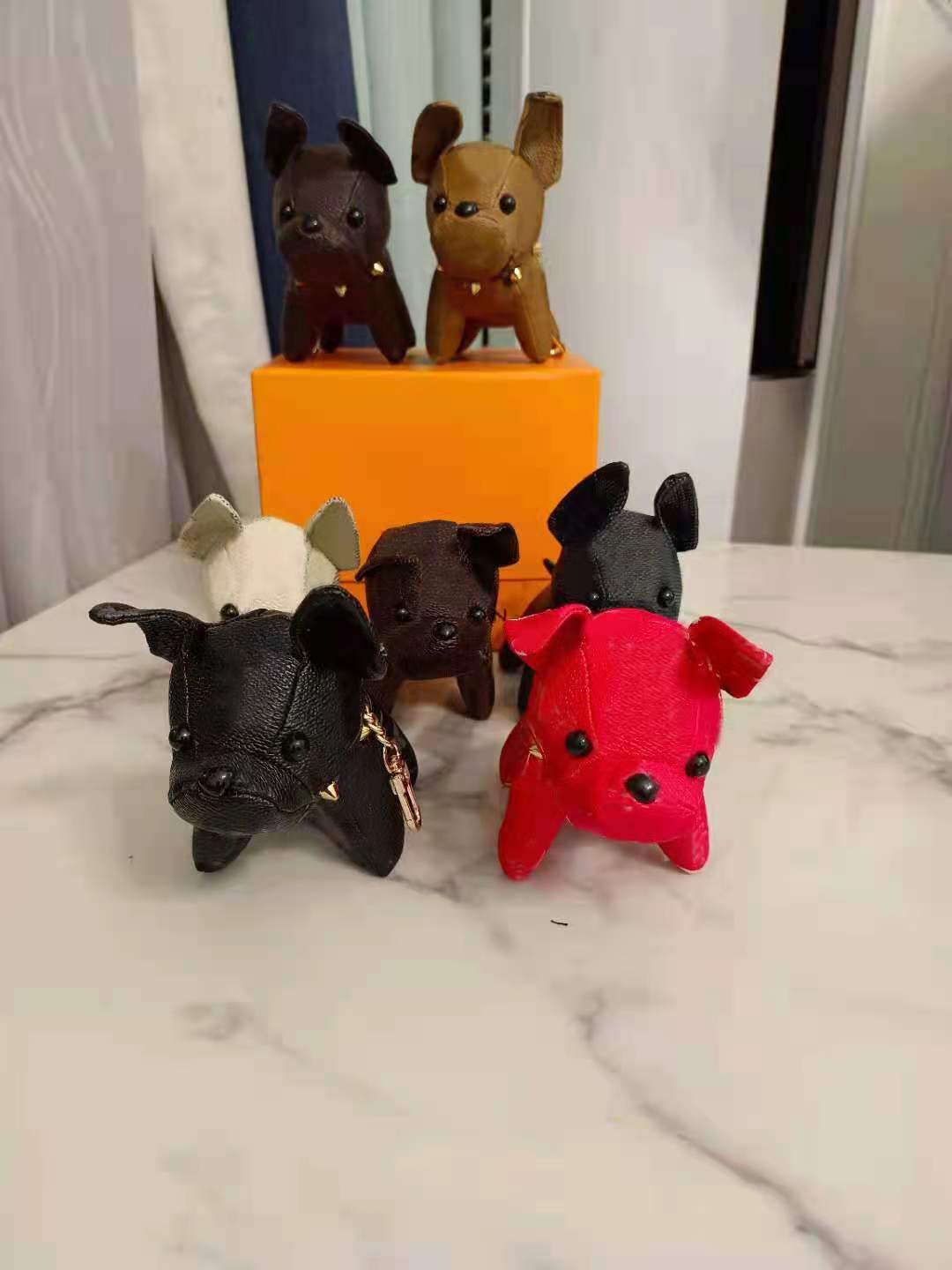 

21SS Keychains Fashion Key Buckle Purse Pendant Bags Dog Design Doll Chains KeyBuckle Keychain Top Quality gift