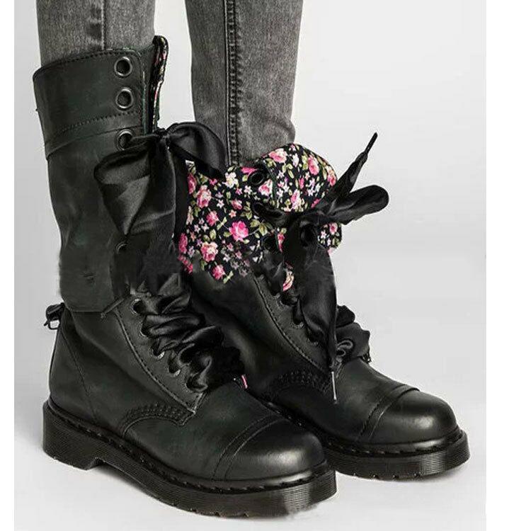 Bottes grandes taille femme étudiant à lacets à lacets à deux usures à deux usures de moto à tube à hautes méchants de la mode All-match