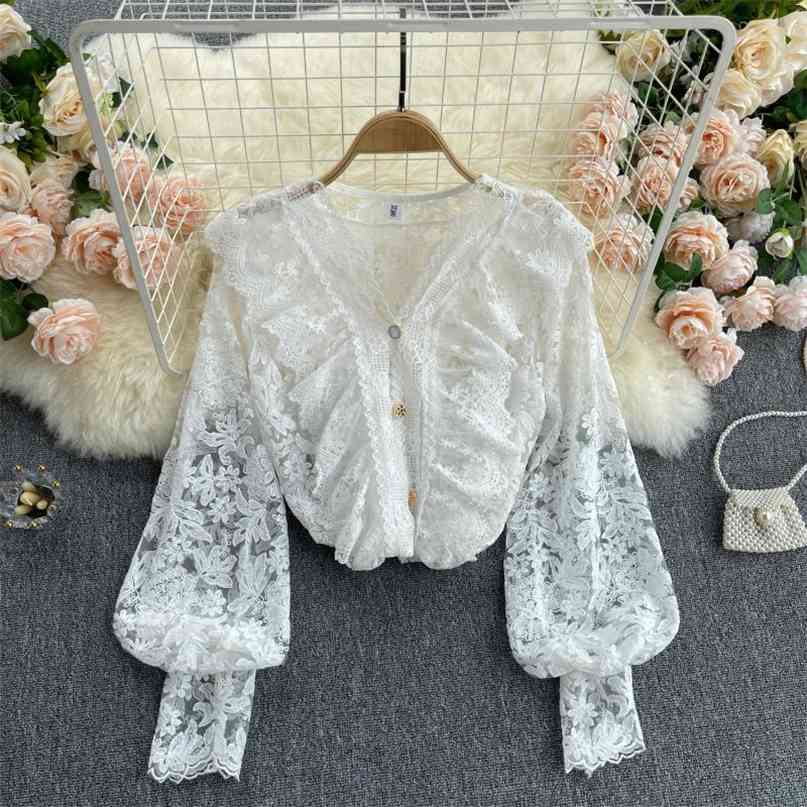 

French Romance Mesh Lace Shirt Femme Blusas Ruffles V-neck Long Puff Sleeve Single Breasted Summer Chic Women's BlouseTops 210603, Apricot