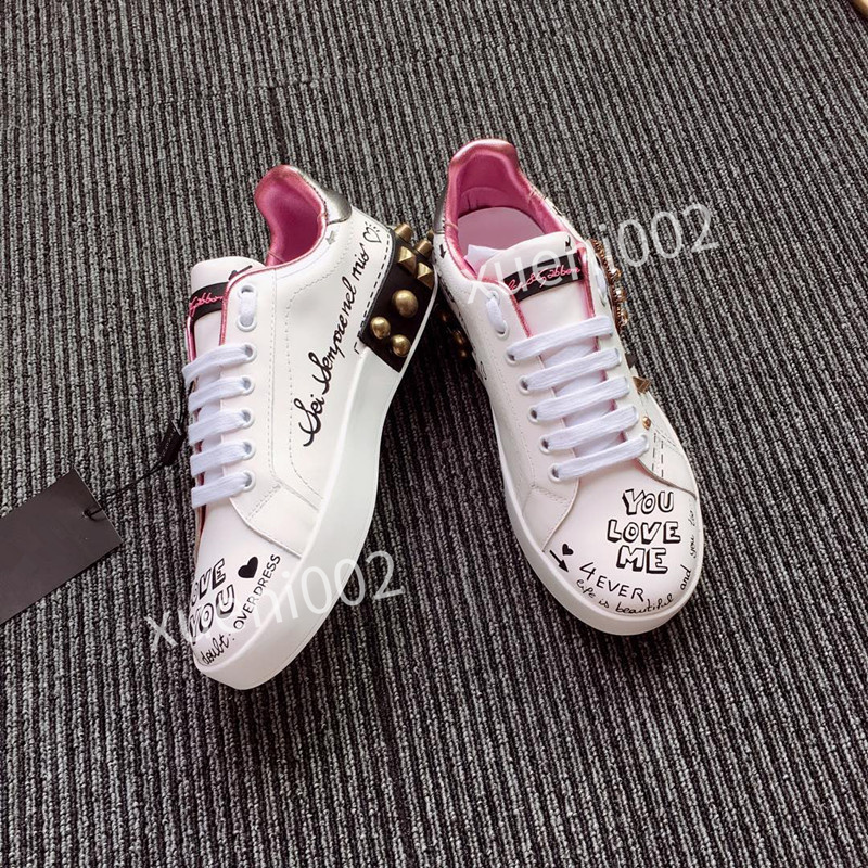 

Men Dress Shoe Designer boots Women Superior Leather Platform Oversized Sole Sneaker White Black Luxury velvet suede flat Rivet Shoes hc190704, 02