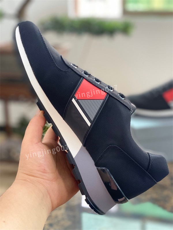 

2021 Designer men Boots Rois Ankle Martin Valentinoes shoes P Cloudbust Thunder Military Inspired Combat Mid Top Triple Cowhide Winter Motorcycle Shoe 39-46, 20