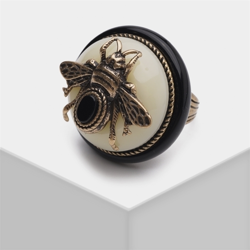 

Amorita Boutique Vintage Natural Agate Bee Design Party Ring 220225