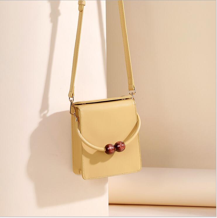 

Genuine Leather 2021 New Women Designer Bags Handbags Famous Brands Fashion Designer Large Capacity Ladies Shoulder Diagonal Bag 129, White