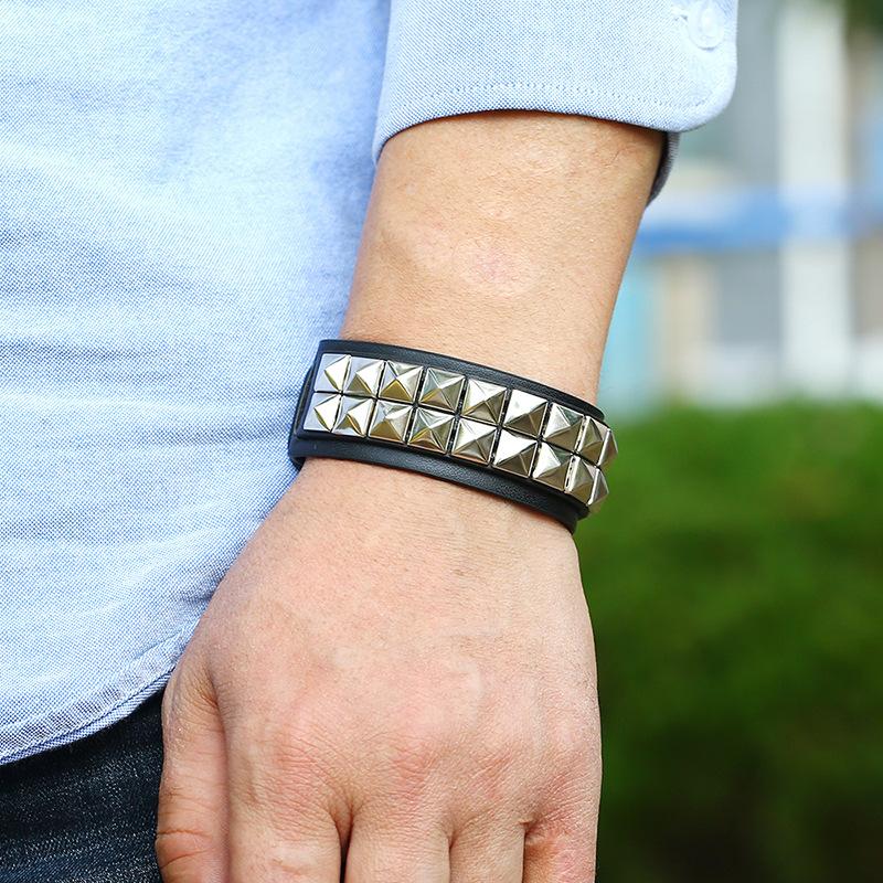 

Charm Bracelets Vintage Men Black Cuff Leather Bracelet Wristband Fashion Punk Metal Rivets Stud Wrap Bangle For Women Rock Gothic Jewelry