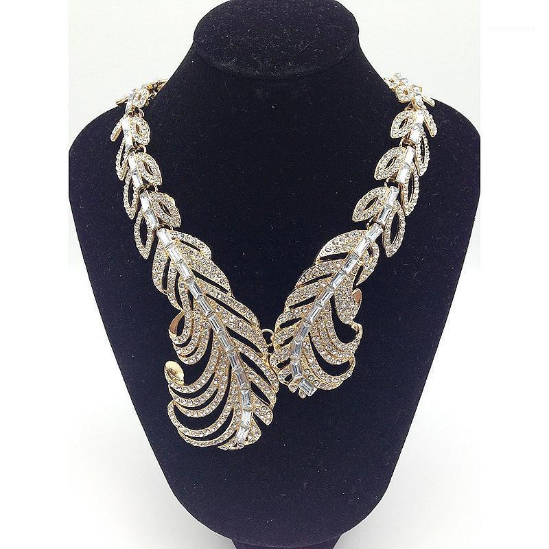 

Retro Vintage Necklace Women Leaf Shape Collar Lady Classic Jewelry Chains