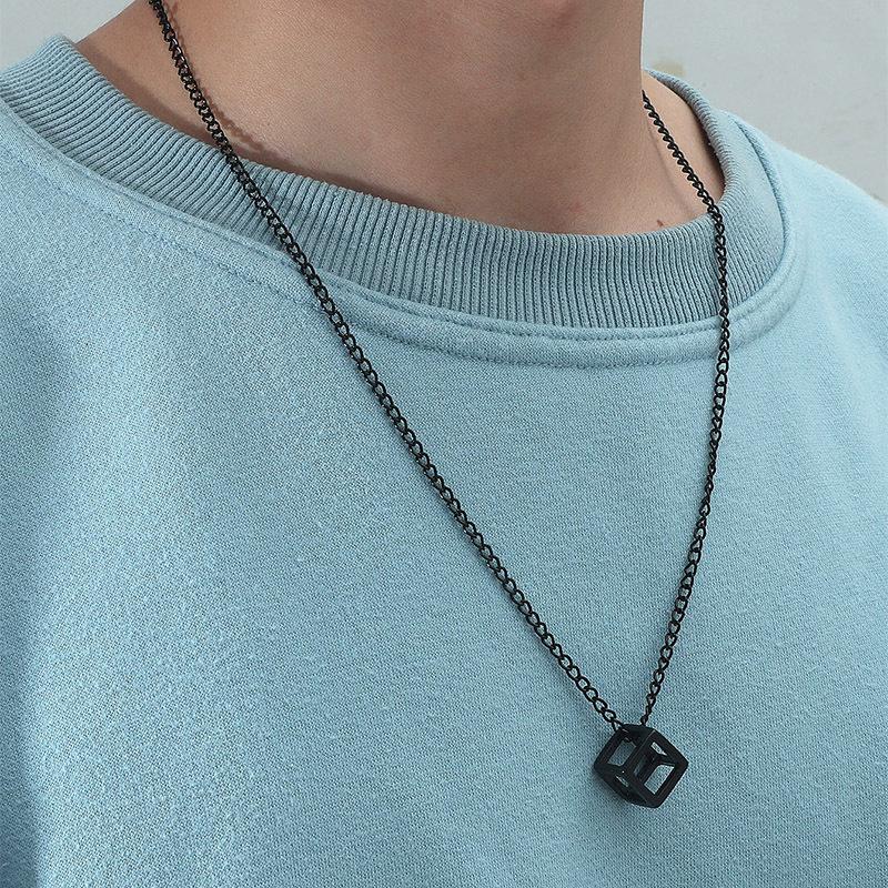 

Pendant Necklaces Fashion Hollow Cube Necklace Black Geometric For Women Men Punk Party Jewelry Gift