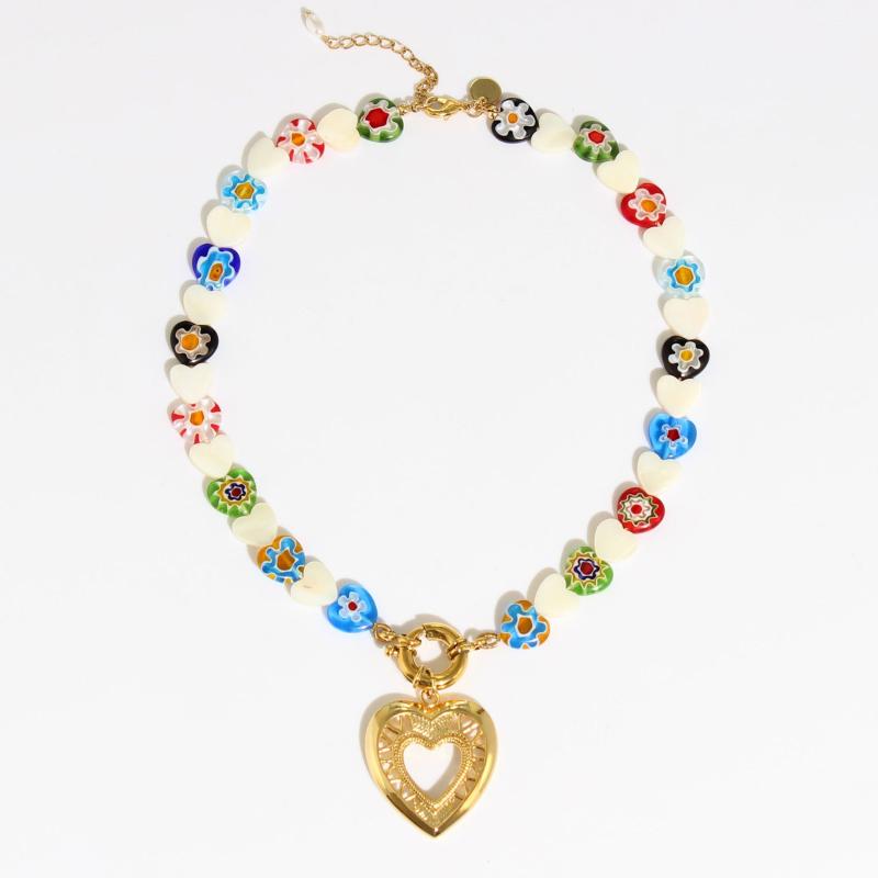 

Chains Colorful Fritillary Glass Beads Geometric Heart Pendant Fashion Personality Necklace For Women Jewelry, Silver