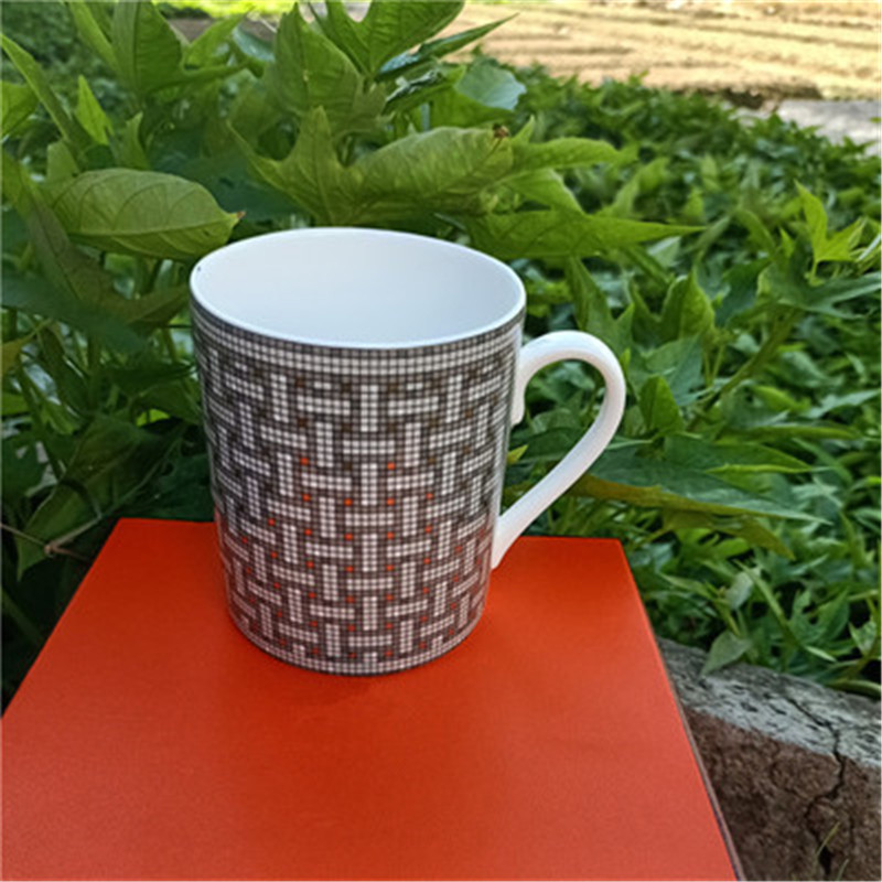 

2021 classic design Mugs unisex coffee cup high quality home travel luxury water bottles ceramics