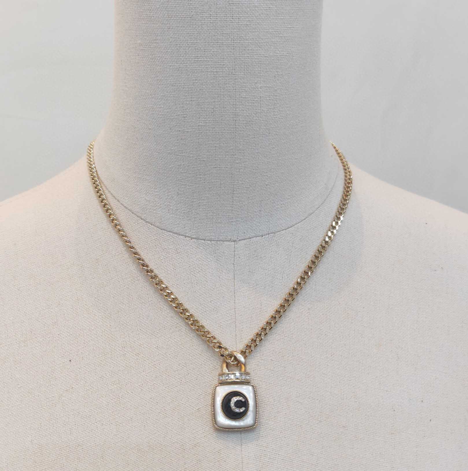 

2022 Top quality square shape charm pendant necklace with black and white shell stud earring for women wedding jewelry gift have box stamp PS3849