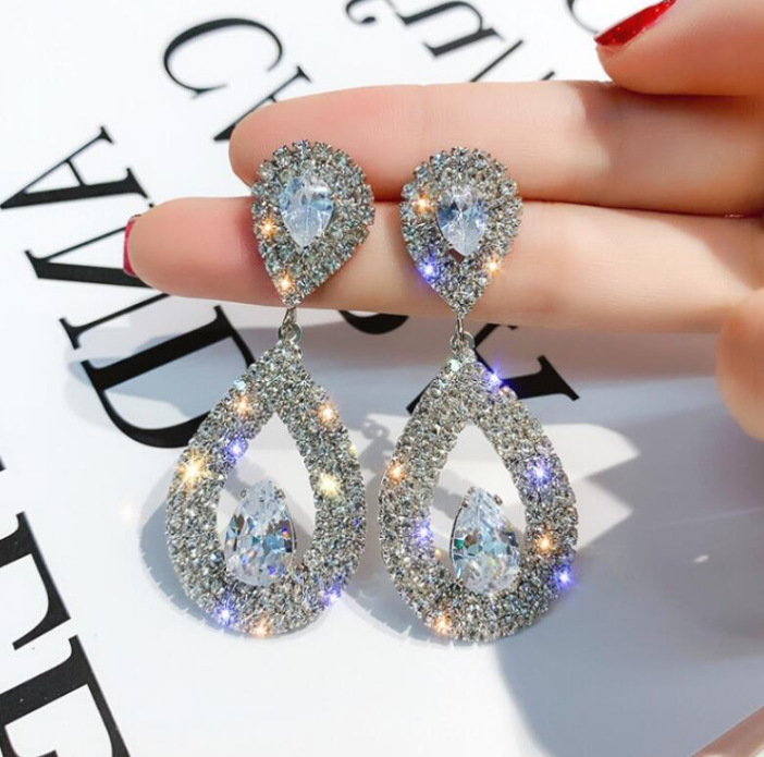 

Drop-shaped Earrings Female Korean Personality European and American Exaggerated Earrings