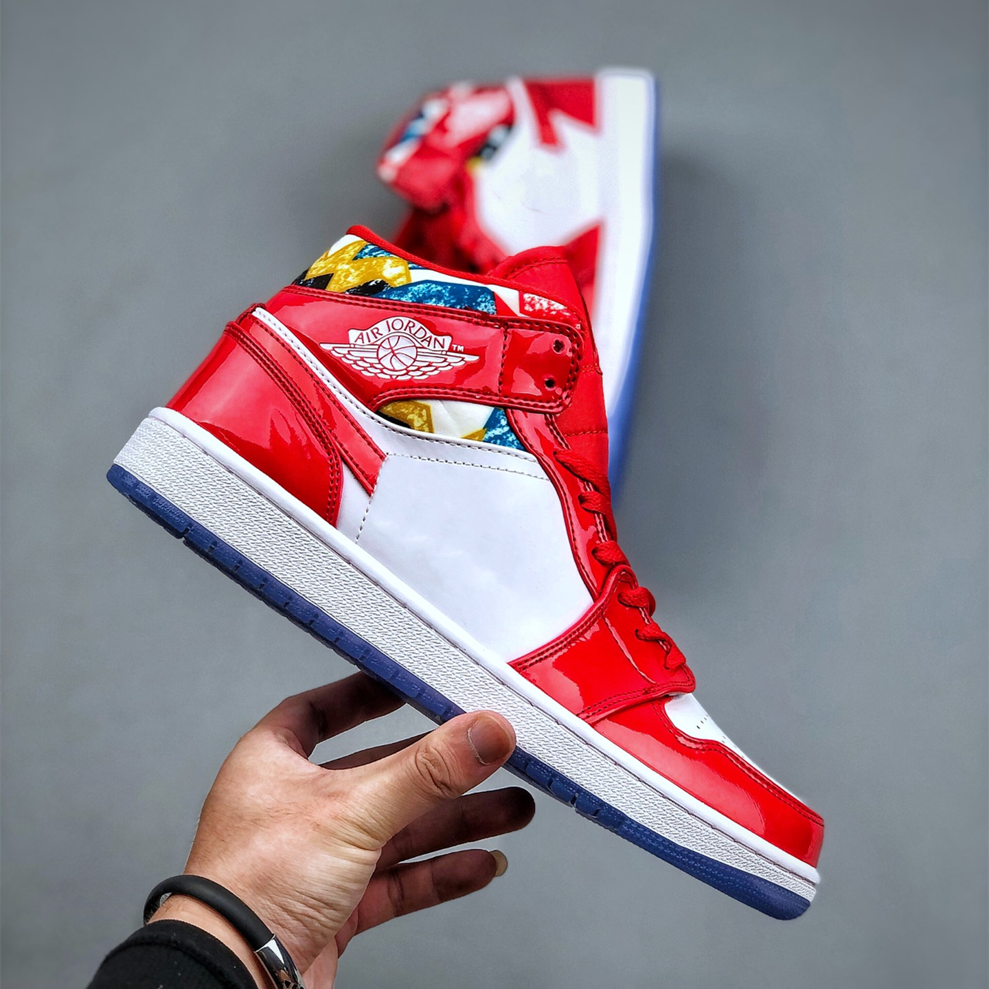 

2021 Jumpman 1 1s Mid Basketball Shoes Men Women Red White Geometric Printing Casual Sport Sneaker DC7294-600, Customize