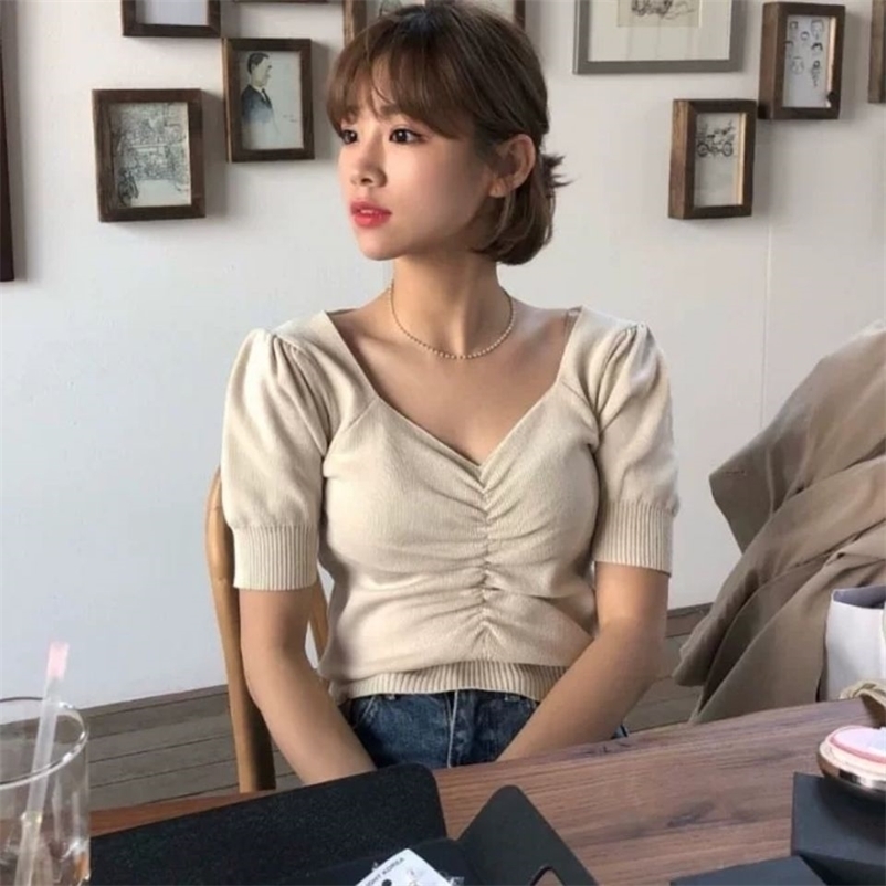 

Knitted Women Short Sleeve T Shirts Summer Retro V-Neck Puff Tees Vintage Korean Pleated Ladies Elastic Top 210517, Beige