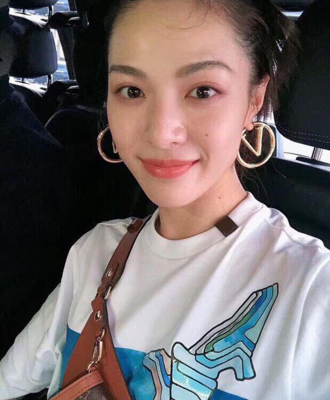 

Stud 2021 Hot designer earrings Fashion gold hoop for lady Women Party earring New Wedding Lovers gift engagement Jewelry Bride