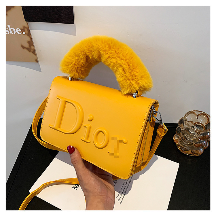 Fashion Small Square 2021 Fashion Plush Wrist Hand Single Shoulder Msenger Bag Women's Bag-image-724278752