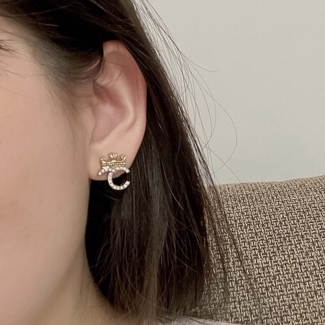 

Top quality stud earring with diamond and crown style for women wedding jewelry gift have box PS4708