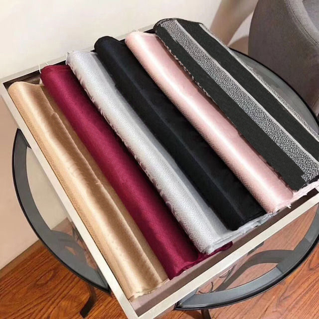 

Designer Woman Cashmere Scarf Men and Women 2022 Fashion Winter Luxury Design Scarves Ladies Shawls Big Letter Pattern Wool Landscape Animal Print Pashminas Gifts