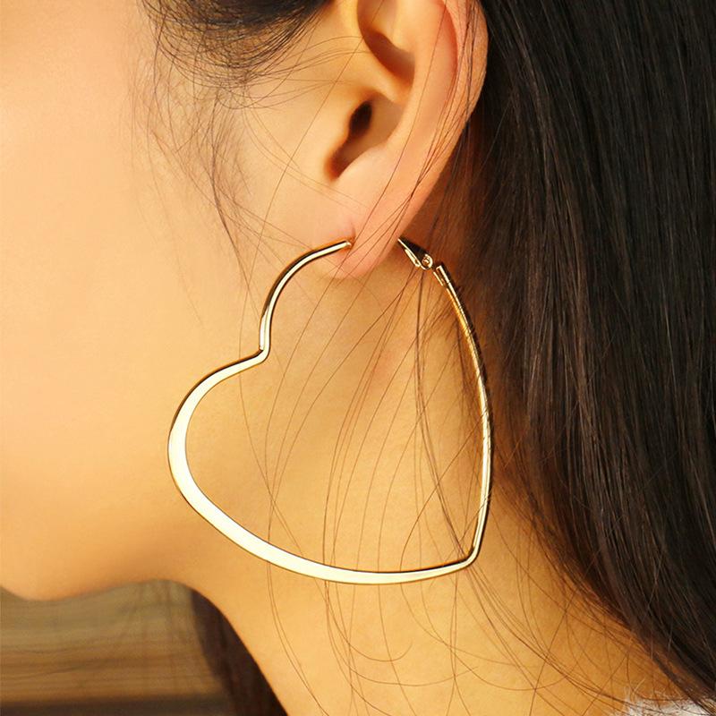 Hoop & Huggie Classic Women&#039;s Heart-shaped Earrings Korea Trend Sweet Girl Gold Alloy Hollow Peach Heart Geometric Earring Simple Jewelry-image-698108516