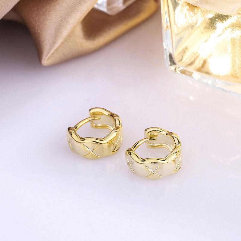 

Hoop & Huggie ZHOUYANG Vintage Metal Earrings For Women Punk Gold Color Girls Ear Accessories Cross X Retro Jewelry Gift Wholesale KBE235