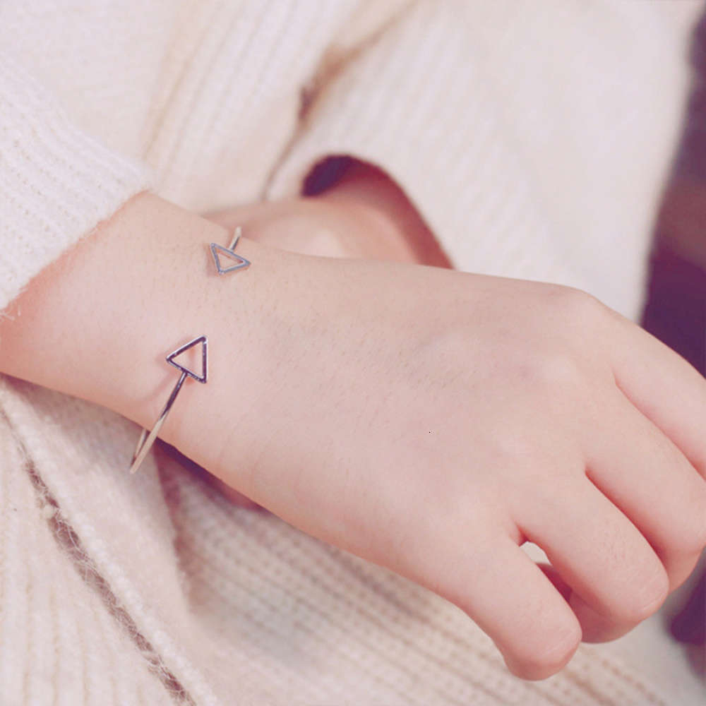 

Hand catenary Korean personality hollow out triangle geometric opening student lovers versatile women's simple temperament Bracelet, Golden;silver