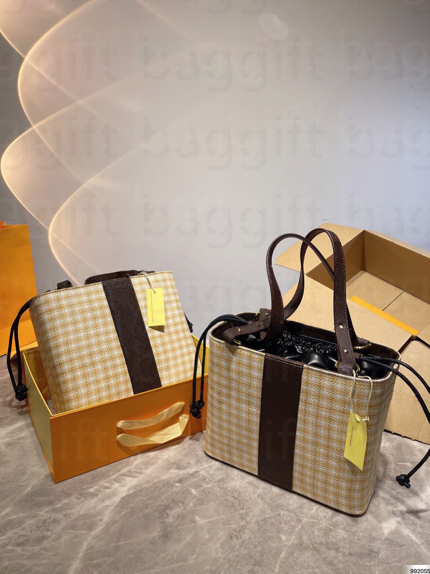 

Luxurys Basket bags RAFFIA weave Tote Vintage Designer Lady Shoulder Luggages Women Light Yellow Handbags Monograms Purse Black Brown String lining Wallets 25 20, No bag