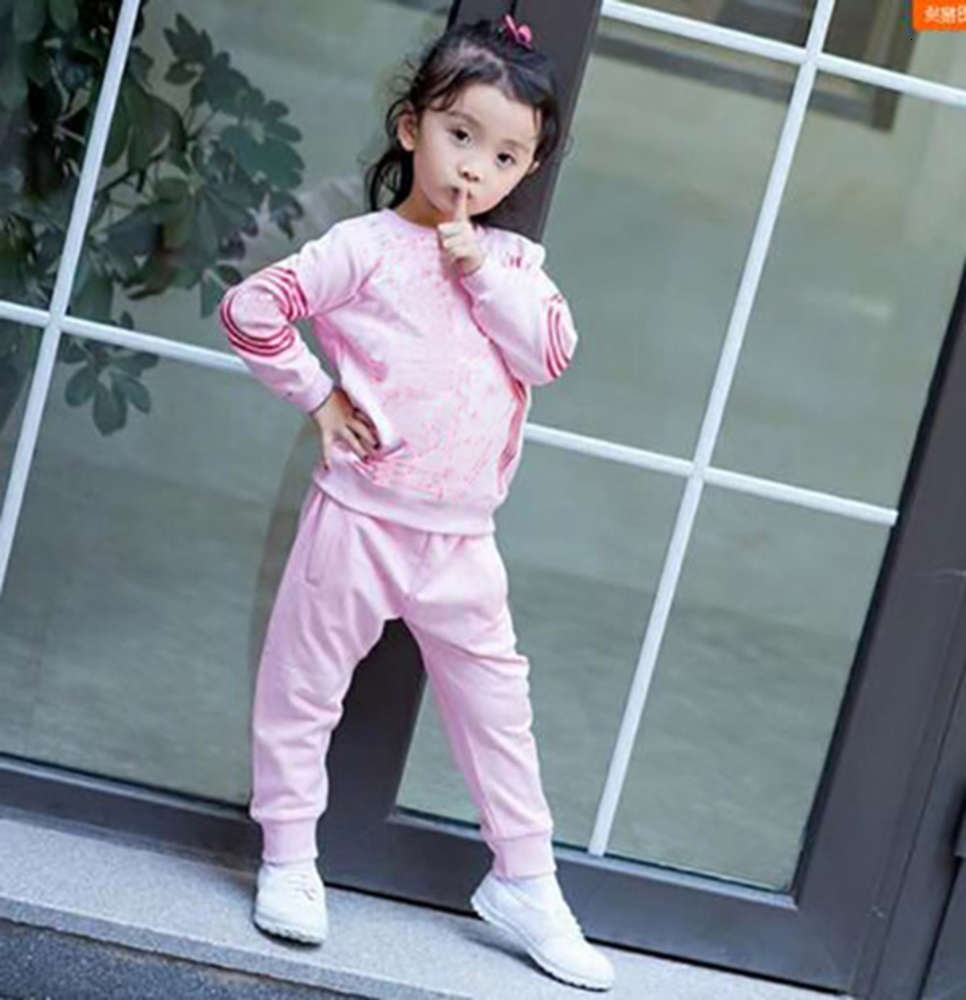 

Children's suit classic Luxury Designer Baby t-shirt jacket Pants Two-piec 2-9 years olde Suit Kids fashion Children's 2pcs Cotton, White