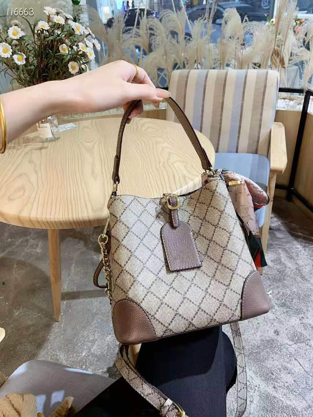 

High quality old flower women's leather bucket shoulder bag full set gift box packaging