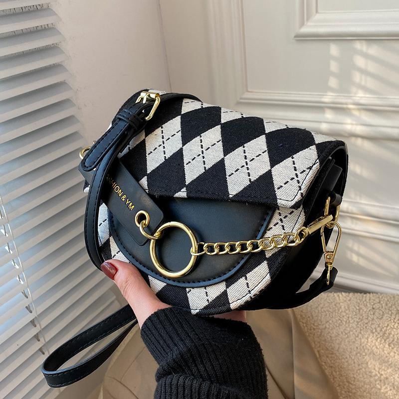 

Evening Bags Delivery PU Leather Saddle Crossbody With Chain Handle Handbags Designer Shoulder For Women 2021 Winter Fashion