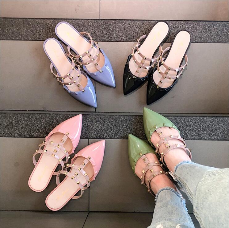 

Spring/summer 2021 new ladies temperament fashion outer wear pointed non-slip rivet sandals outdoor low-heeled beach slippers, Black