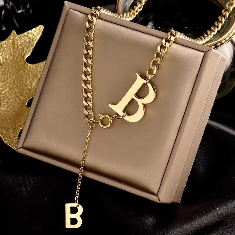

Titanium Steel Initial B Pendant Necklace Luxury Fastness Women Jewelry for Gift