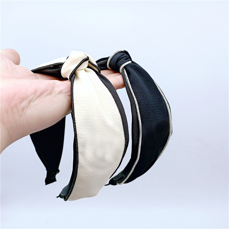 

Retro Designer Black and Beige Big Logo Headband for Lady girl Women Simple Design Hairband