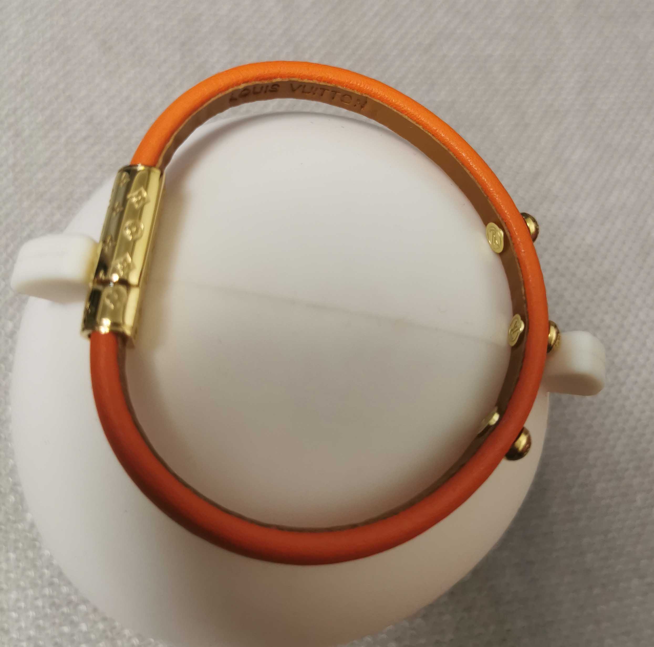 

2021 Top quality orange genuine leather bracelet with 18k gold plated bead for women engagement jewelry gift box PS4437, Golden;silver