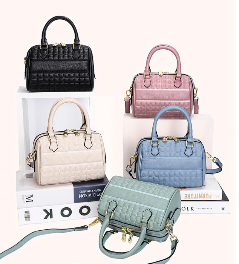 

High Quality Ladies Brand shopping bag Top Luxurys designers 2022 classic mother handbag Fashion handbags shoulder Bags Retro totes wallet with tags 001